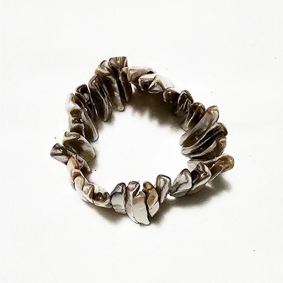 Boutique Abalone shell large shard stretchy bracelet - Picture 5 of 10